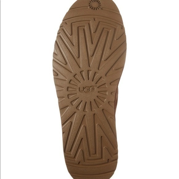UGG Boot - Picture 6 of 10